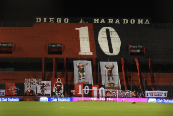 Rosario, Argentina.- In the photos taken on December 6, 2020, during the tribute to Diego Armando Maradona in the preview of the meeting between Newell's Old Boys and Lanús in Rosario, Argentina. It was the first time Newell’s played for Coloso after the death of Diego Maradona. The Park club paid him an emotional tribute, with the flags that reflect the feelings of the fans and the jersey as the maximum emblem of the players.