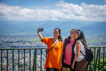 Salta, Argentina.- In the photos taken on April 9, 2023, tourists enjoyed Holy Week. The Secretary of Institutional Relations of the Argentine Tourism Confederation (CAT), Horacio Reppucci, stated that the long weekend had a "record" number of tourists for Easter, "with 4% more occupancy and 2.7 million tourists who have mobilized throughout the country.”