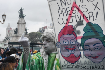 Buenos Aires, Argentina.- In the photos taken on May 6, 2023, associations of marijuana growers and users participated in the local version of the 14th World Marijuana March, with a mobilization from Plaza de Mayo to Congress to demand for decriminalization and that there are no more people imprisoned for cultivating.