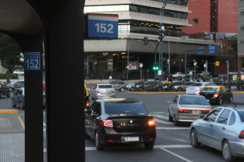Buenos Aires, Argentina.- In the photos taken on July 7, 2023, it shows the streets of Buenos Aires in the middle of the collective strike. A collective strike and a surprise force measure on the Sarmiento Train by hierarchical employees who are demanding the approval of the Collective Agreement -signed in January 2022- left millions of passengers unable to travel who sought alternative ways to get to work.
