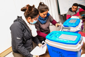 San Juan, Argentina.- In the photos taken on July 18, 2023, health professionals participate in a vaccination day. The research team that develops the ARVAC vaccine, Cecilia Grierson, reported that it has completed the phase 3 clinical trial and will present the corresponding information to the ANMAT to continue the evaluation process and the next steps towards the eventual approval of the vaccine.
