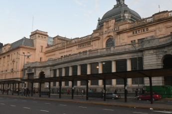 Buenos Aires, Argentina.- In the photos taken on July 7, 2023, it shows the streets of Buenos Aires in the middle of the collective strike. A collective strike and a surprise force measure on the Sarmiento Train by hierarchical employees who are demanding the approval of the Collective Agreement -signed in January 2022- left millions of passengers unable to travel who sought alternative ways to get to work.