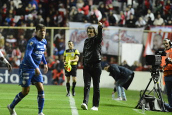 Santa Fe de la Vera Cruz, Argentina.- In the photos taken on September 4, 2023, during the match between Unión and San Lorenzo in the duel that closed the third date of the Professional League Cup (LPF) at Estadio15 of April. Unión de Santa Fe (5 points) drew 1-1 with San Lorenzo (5), which ended with two fewer players. Paraguayan striker Adam Bareiro (Pt. 24m.) opened the account for Ciclón; while the attacker Gonzalo Morales (St. 31m.), established the parity for the cast of Santa Fe.