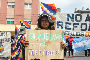 Jujuy, Argentina.- In the photos taken on September 18, 2023, indigenous communities that make up the Third Evil of Peace marched in Jujuy in repudiation of the Constitutional reform and announced that they will present requests to the different legislative blocks to refrain from meet for projects linked to the official initiative. The reform, promoted by Governor Gerardo Morales, was approved and sworn in on June 20, when a brutal police repression against protesters was unleashed, causing numerous arrests and injuries.