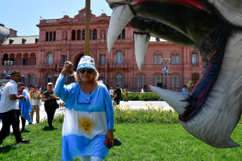Buenos Aires - Photo taken on December 10, 2023, supporters of La Libertad Avanza arrive at Avenida de Mayo.