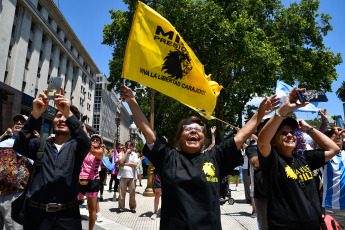Buenos Aires - Photo taken on December 10, 2023, supporters of La Libertad Avanza arrive at Avenida de Mayo.