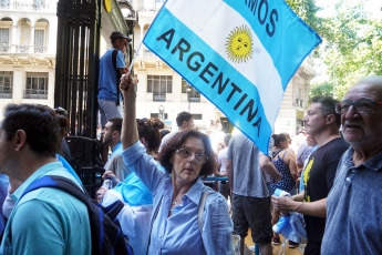 Buenos Aires - Photo taken on December 10, 2023, supporters of La Libertad Avanza arrive at Avenida de Mayo.