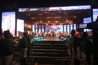 Corrientes- In the photo of January 13, 2024, the 33° National Chamamé Festival began, a World celebration that will take place for 10 nights in the Mario del Tránsito Cocomarola Amphitheater in the city of Corrientes. A highlight of the first night was the statement as Doctor Honoris Causa of the exímio chamamecero musician Raúl Barboza.