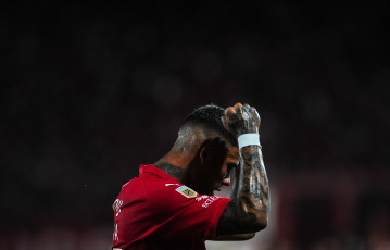 Buenos Aires, Argentina.- En la foto tomada el 2 de marzo de 2024, por la octava fecha de la Zona A de la Copa de la Liga, Independiente venció a Argentinos Juniors por 2-1 en el Libertadores de América – Ricardo Enrique Bochini. Este triunfo era muy necesario para el estado anímico del Rojo, luego de que cayera en el clásico ante Racing por 1-0.