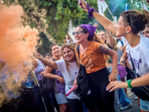 Buenos Aires, Argentina.- En la foto tomada el 8 de marzo de 2024, en conmemoración por el Día Internacional de la Mujer se realizaron una serie de marchas, actos y movilizaciones en distintas ciudades del país. La concentración principal fue en la plaza del Congreso.