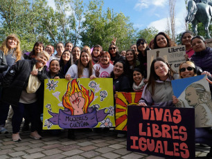 Buenos Aires, Argentina.- En la foto tomada el 8 de marzo de 2024, en conmemoración por el Día Internacional de la Mujer se realizaron una serie de marchas, actos y movilizaciones en distintas ciudades del país. La concentración principal fue en la plaza del Congreso.