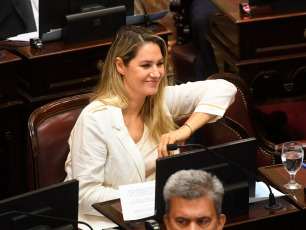 Buenos Aires, Argentina.- En la foto tomada el 14 de marzo de 2024, Ee Senado rechazó esta tarde la moción para postergar el tratamiento del megaDNU 70/2023 de reforma el Estado y quedó habilitado su debate para que se vote esta misma tarde. La moción de orden para postergar el debate, que fue presentada por el senador Ezequiel Atauche (La Libertad Avanza), fue rechazada por 41 votos en tanto que logró 30 votos positivos.