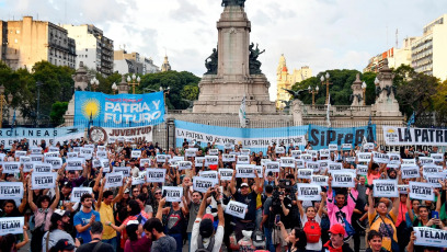 Buenos Aires, Argentina - Workers of Argentina's national news agency, Télam, held a festival on Saturday 20 April 2024 to coincide with the 79th birthday of the agency, threatened with closure by the government of Javier Milei, in Plaza Congreso from 2.30pm, bringing together a dozen artistic proposals. The festival was organised by Télam workers, the Sipreba union and the Fatpren Press Federation.