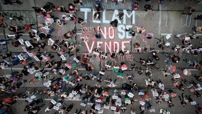 Buenos Aires, Argentina - Workers of Argentina's national news agency, Télam, held a festival on Saturday 20 April 2024 to coincide with the 79th birthday of the agency, threatened with closure by the government of Javier Milei, in Plaza Congreso from 2.30pm, bringing together a dozen artistic proposals. The festival was organised by Télam workers, the Sipreba union and the Fatpren Press Federation.