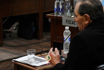 Buenos Aires, Argentina.- En las fotos, durante el juicio que se le sigue en los tribunales porteños al ex gobernador tucumano José Alperovich el 10 de junio del 2024. El fiscal Sergio Abraldes, pidió 16 años y medio de prisión e inhabilitación especial perpetua para Alperovich en el juicio por nueve hechos de violencia sexual cometidos entre fines de 2017 y mayo de 2019 contra una sobrina y ex colaboradora suya.