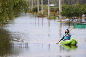 Son más de 3.000 las personas que han sido evacuadas en las últimas horas en distintos municipios del norte de la provincia de Buenos Aires, de manera preventiva ante el avance de las inundaciones tras las intensas lluvias ocurridas desde el jueves por la tarde.