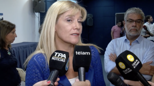 Verónica Magario habla con la prensa en Buenos Aires (2019)